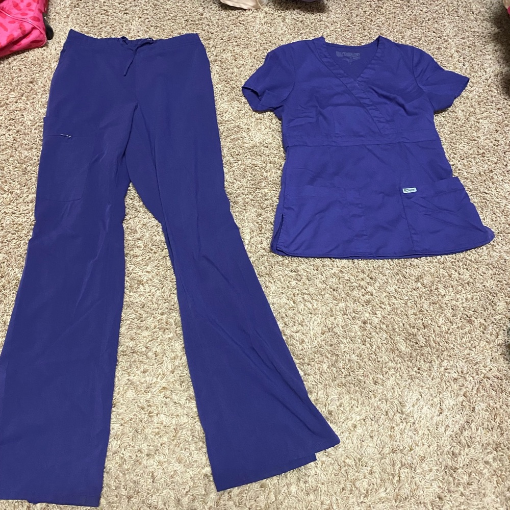 Scrub set